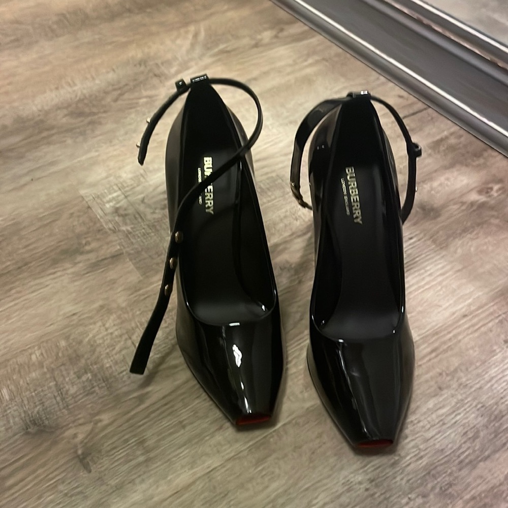 Burberry heels
